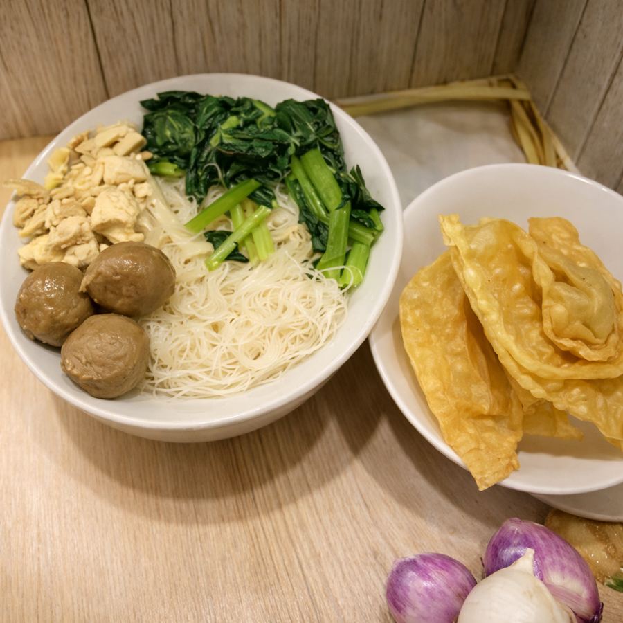 Foto Bihun Ayam Baso & Pangsit Goreng Regular
