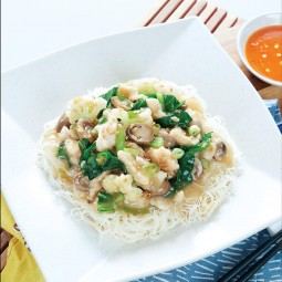 Foto Bihun Ayam Cah Jamur