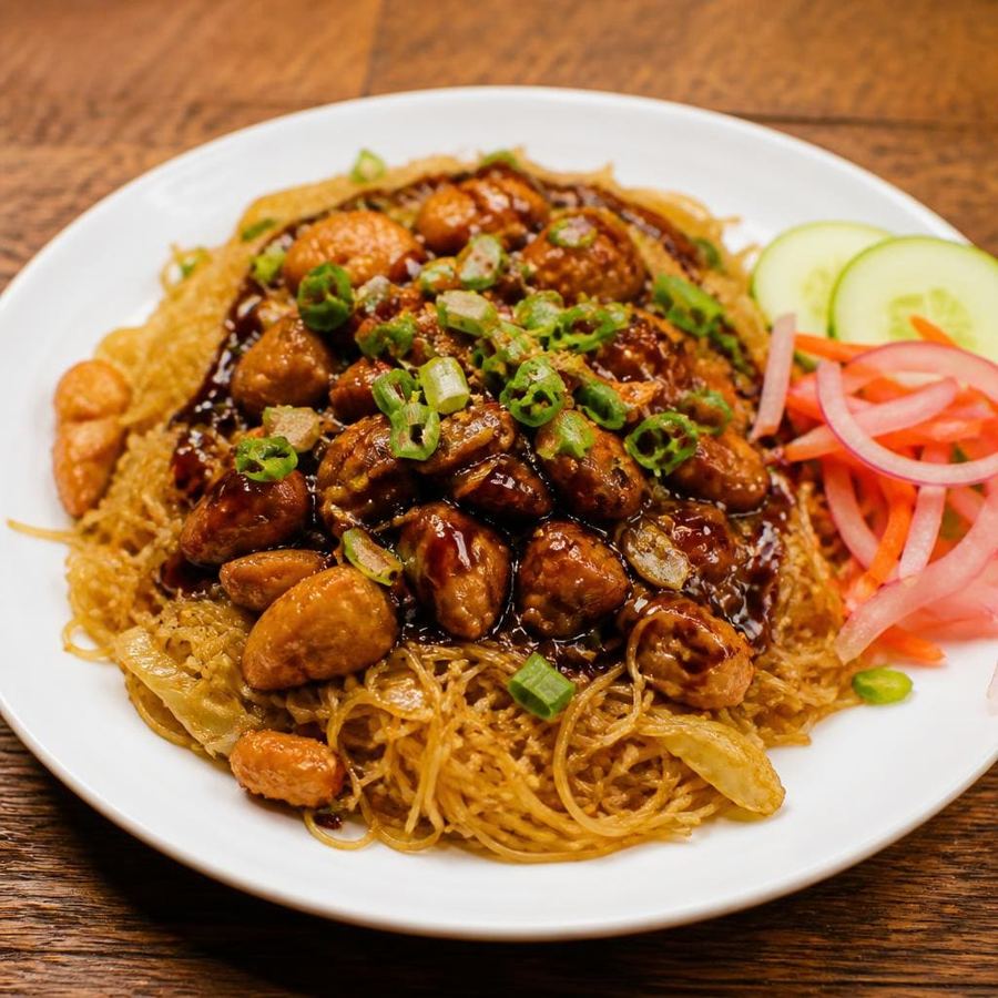 Foto Bakmi Golek Bihun Goreng Ayam