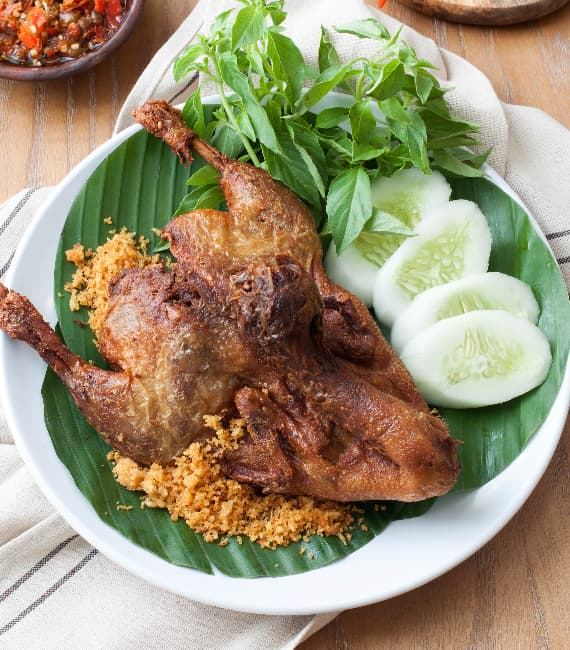 Foto Bebek Utuh Goreng