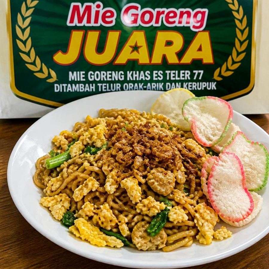 Foto Mie Goreng Juara Es Teler 77 dengan telur orak-arik