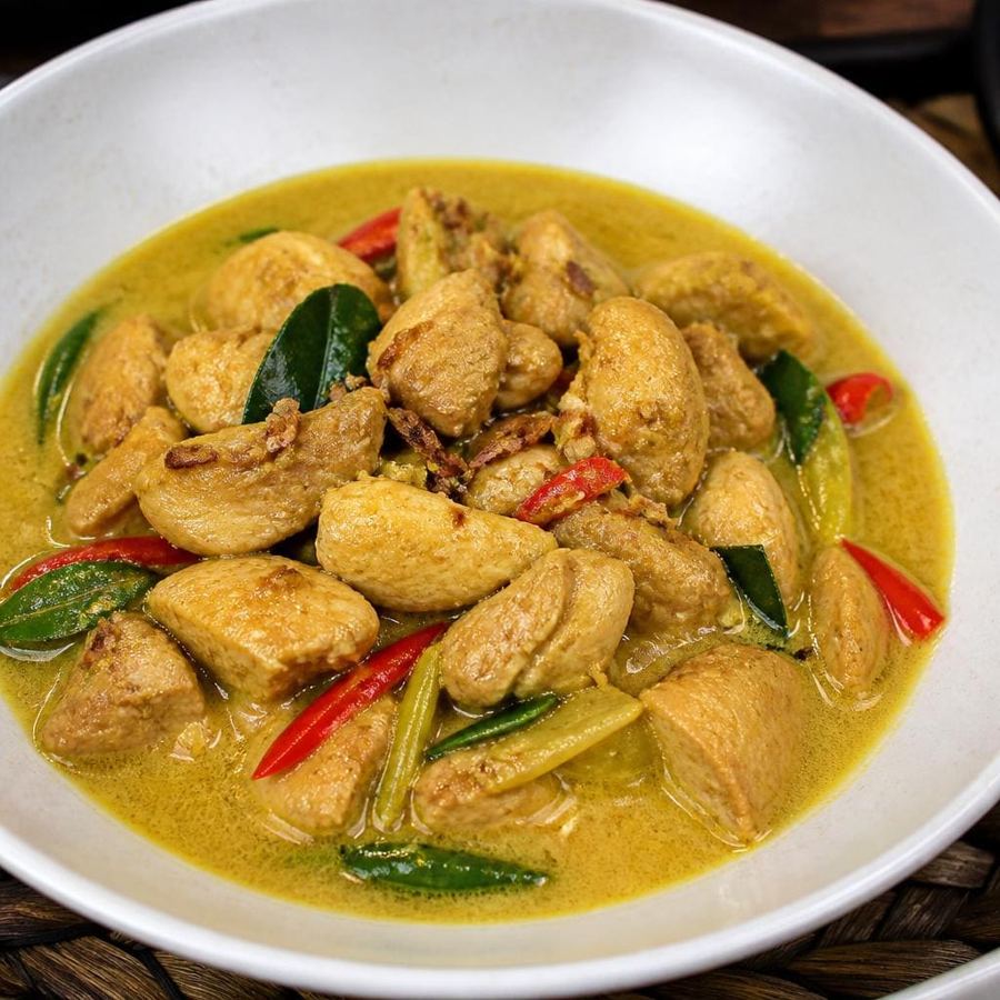Foto Oseng Ayam Es Teler 77 dengan kuah santan