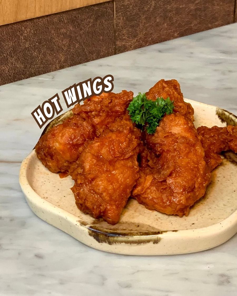 Foto Hot Wings Karnivor