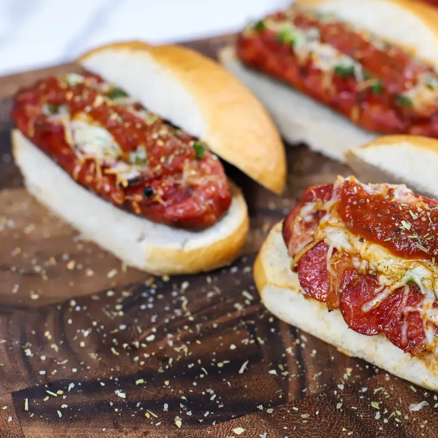 Foto Sausage Boat Karnivor